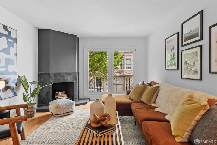 Property Photo:  50 Collingwood Street  CA 94114 