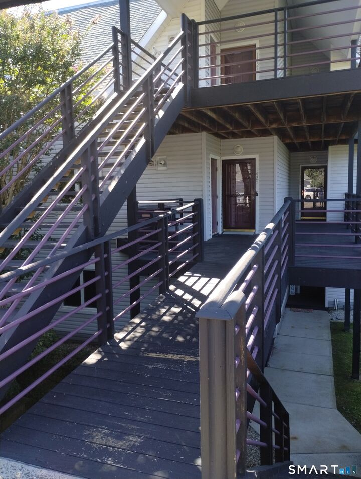 Property Photo:  1427 Windward Road 1427  CT 06461 