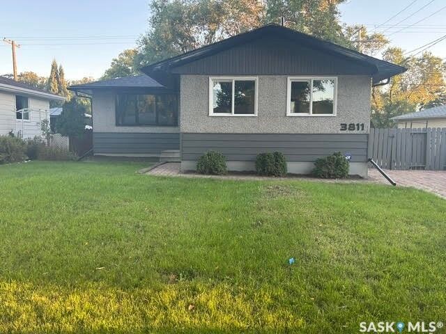 Property Photo:  3811 Van Horne Avenue  SK S4S 1M5 