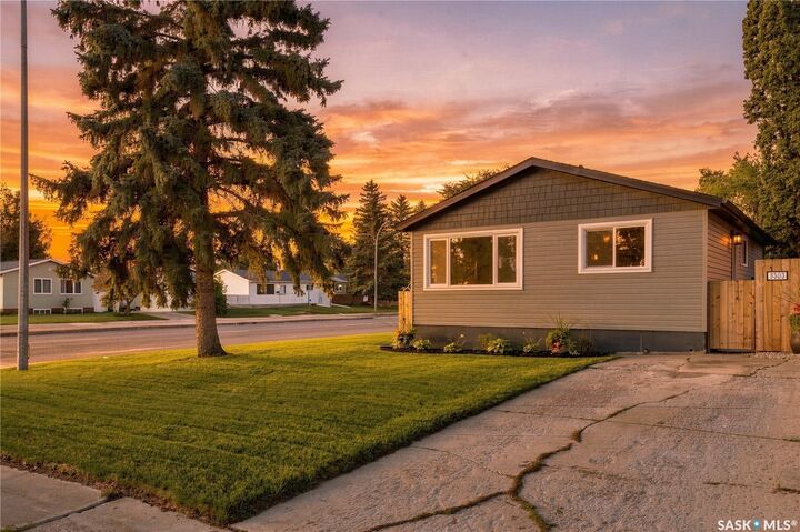 Property Photo: 3303 Miyo-Wâhkôhtowin Road SK S7L 4M2
