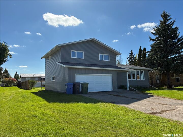 Property Photo: 242 York Road E SK S3N 3M5