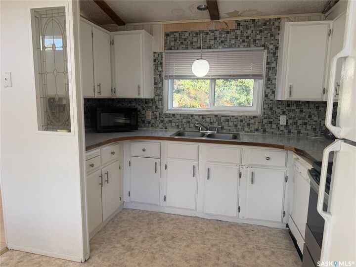 Property Photo:  1024 Riese Drive  SK S0J 1L0 