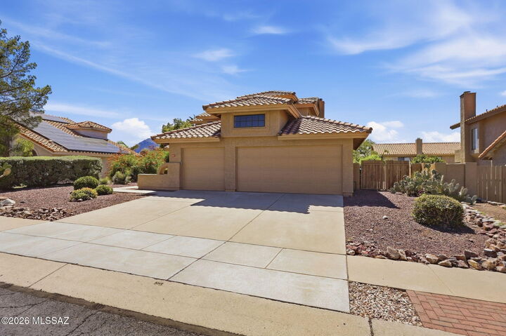 Property Photo:  1061 W Antelope Creek Way  AZ 85737 