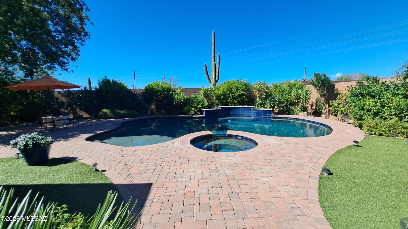 Property Photo: 11941 N Placita Casa De Amor AZ 85658