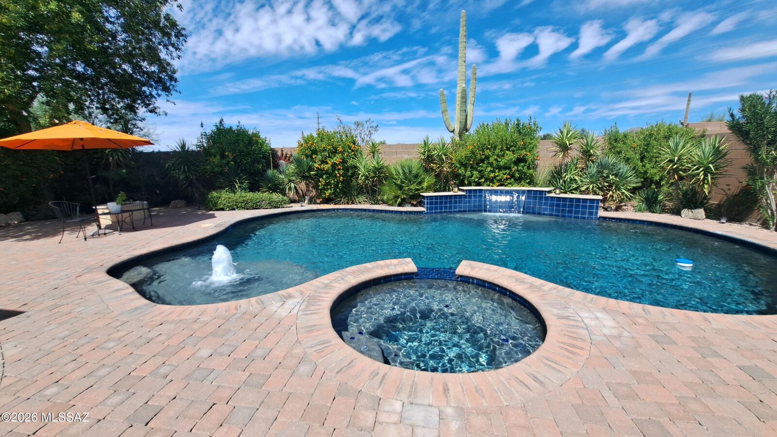 Property Photo:  11941 N Placita Casa De Amor  AZ 85658 