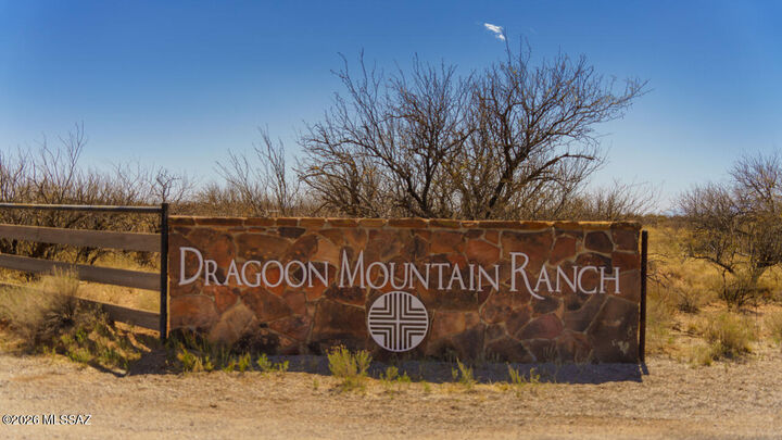 Property Photo:  7601 E Diamondback Road  AZ 85630 