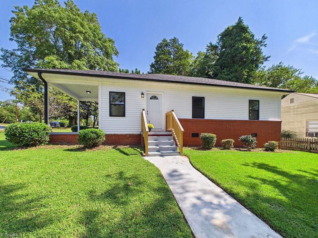 Property Photo:  812 Arlington Street  NC 27260 