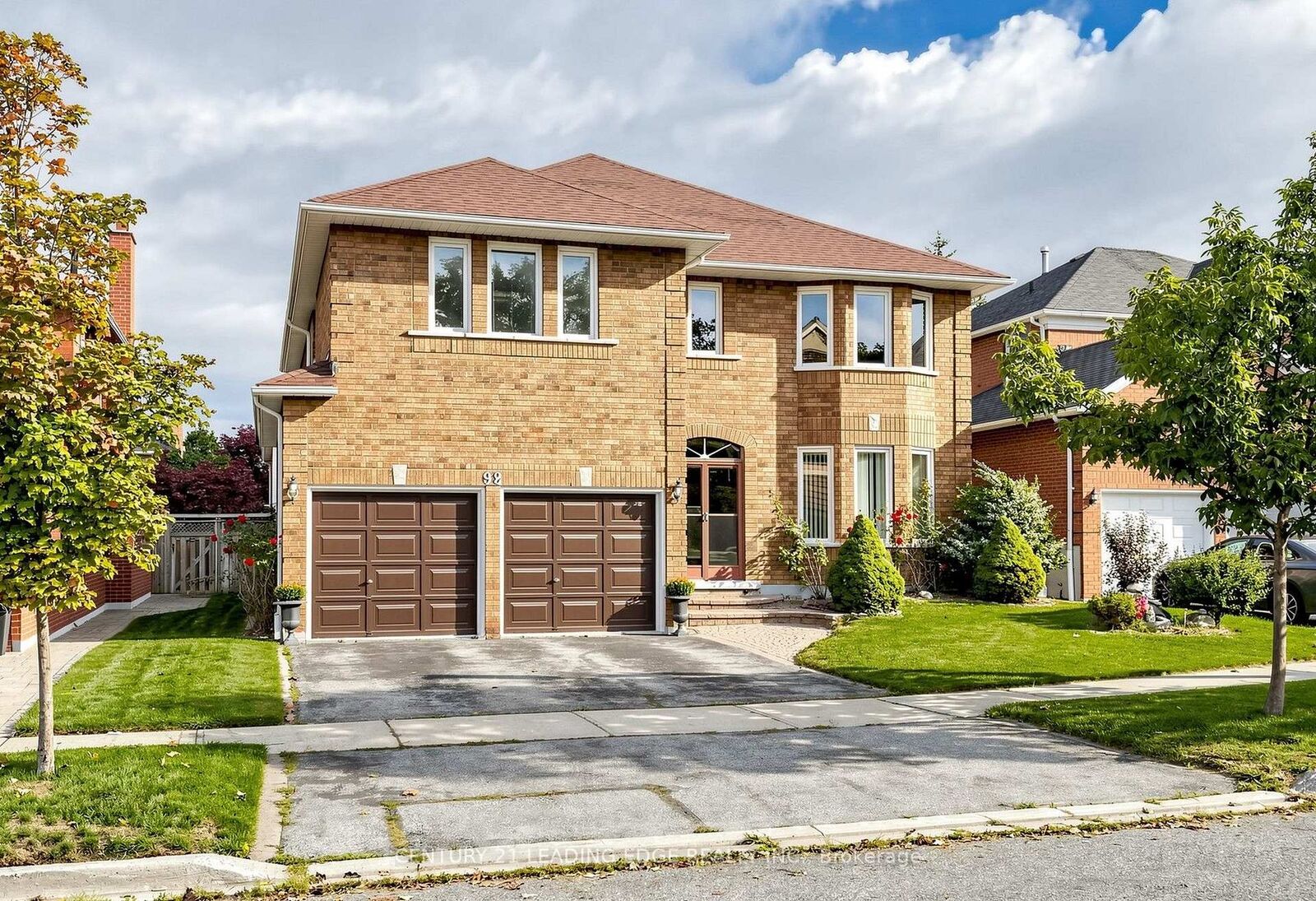Property Photo:  92 Erickson Drive  ON L1N 8V3 