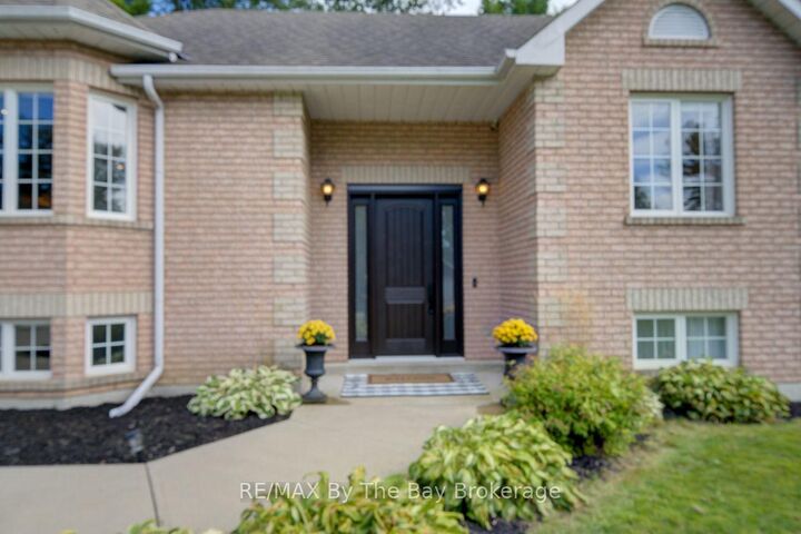 Property Photo:  29 Downer Crescent  ON L9Z 1C3 