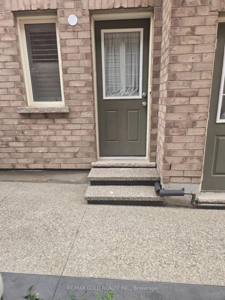 Property Photo: 10 Twin Falls Road ON L6Y 0V4
