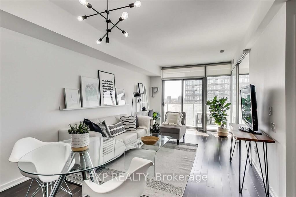 Property Photo: 103 The Queensway N/A 2607 ON M6S 5B3