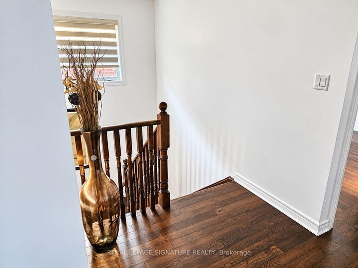 Property Photo:  102 Terry Clayton Avenue  ON L0K 1A0 