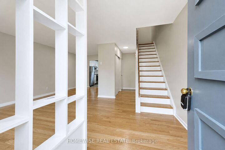Property Photo:  1350 Winding Trail 40  ON L4Y 2T8 
