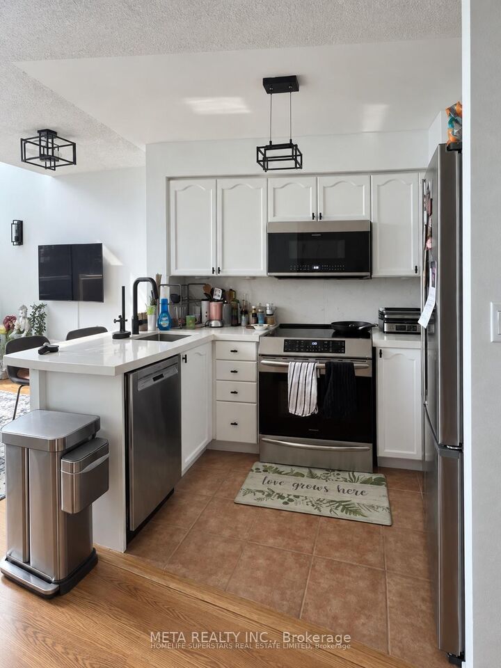 Property Photo:  200 Manitoba Street 308  ON M8Y 3Y9 