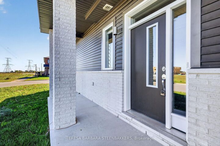 Property Photo:  674 Taliesin Crescent N  ON K2S 2W5 