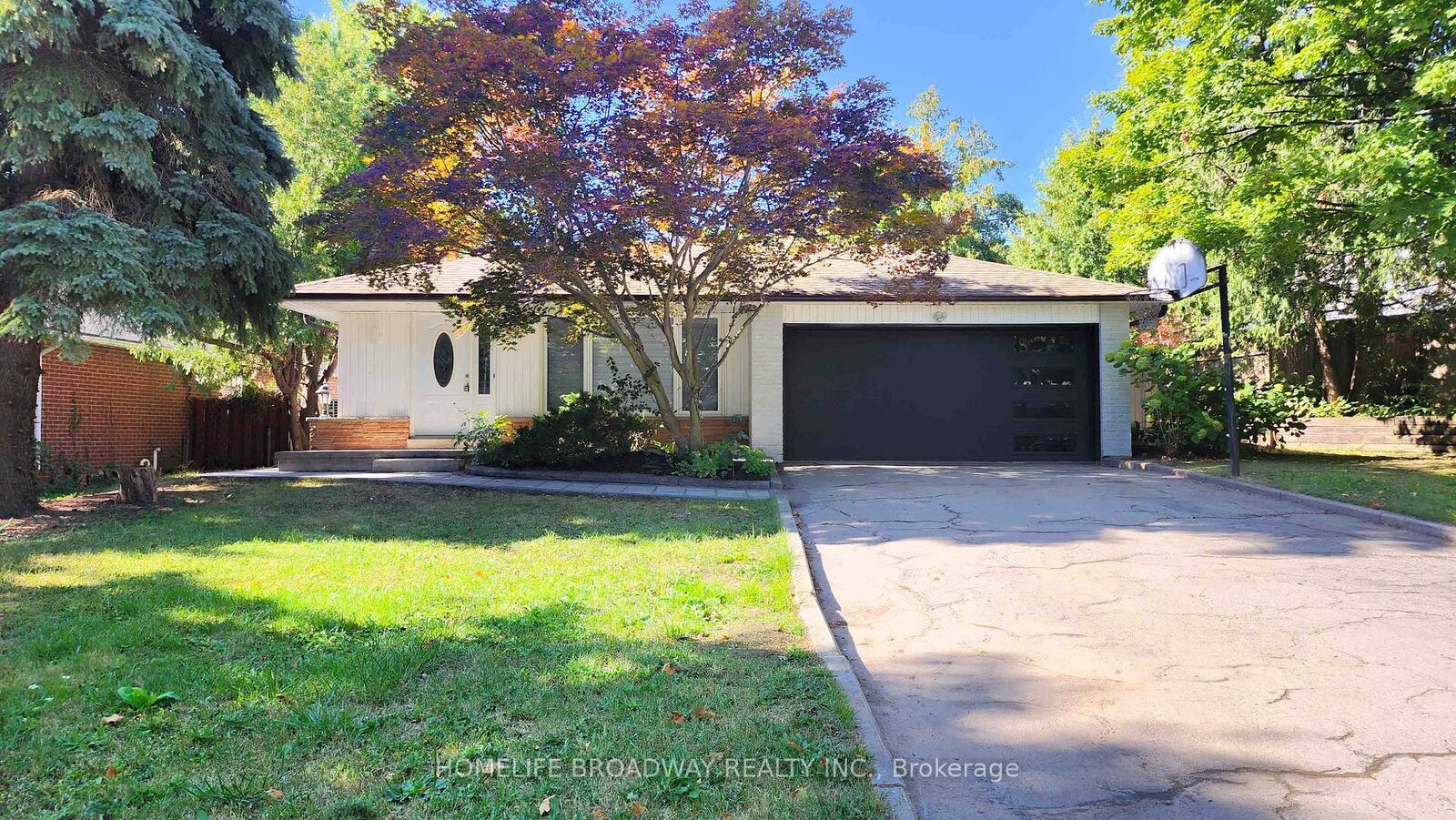 Property Photo:  23 Southdale Drive (Lower)  ON L3P 1J6 