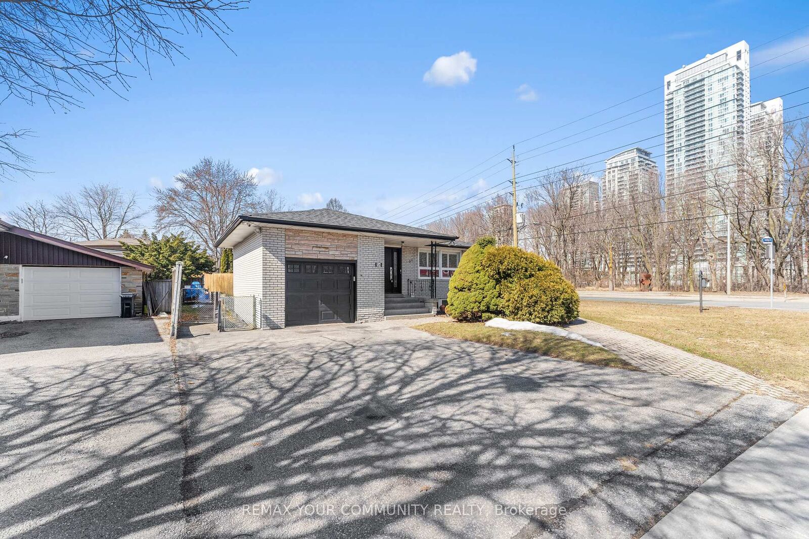 Property Photo:  54 Saratoga Drive  ON M1P 4J1 