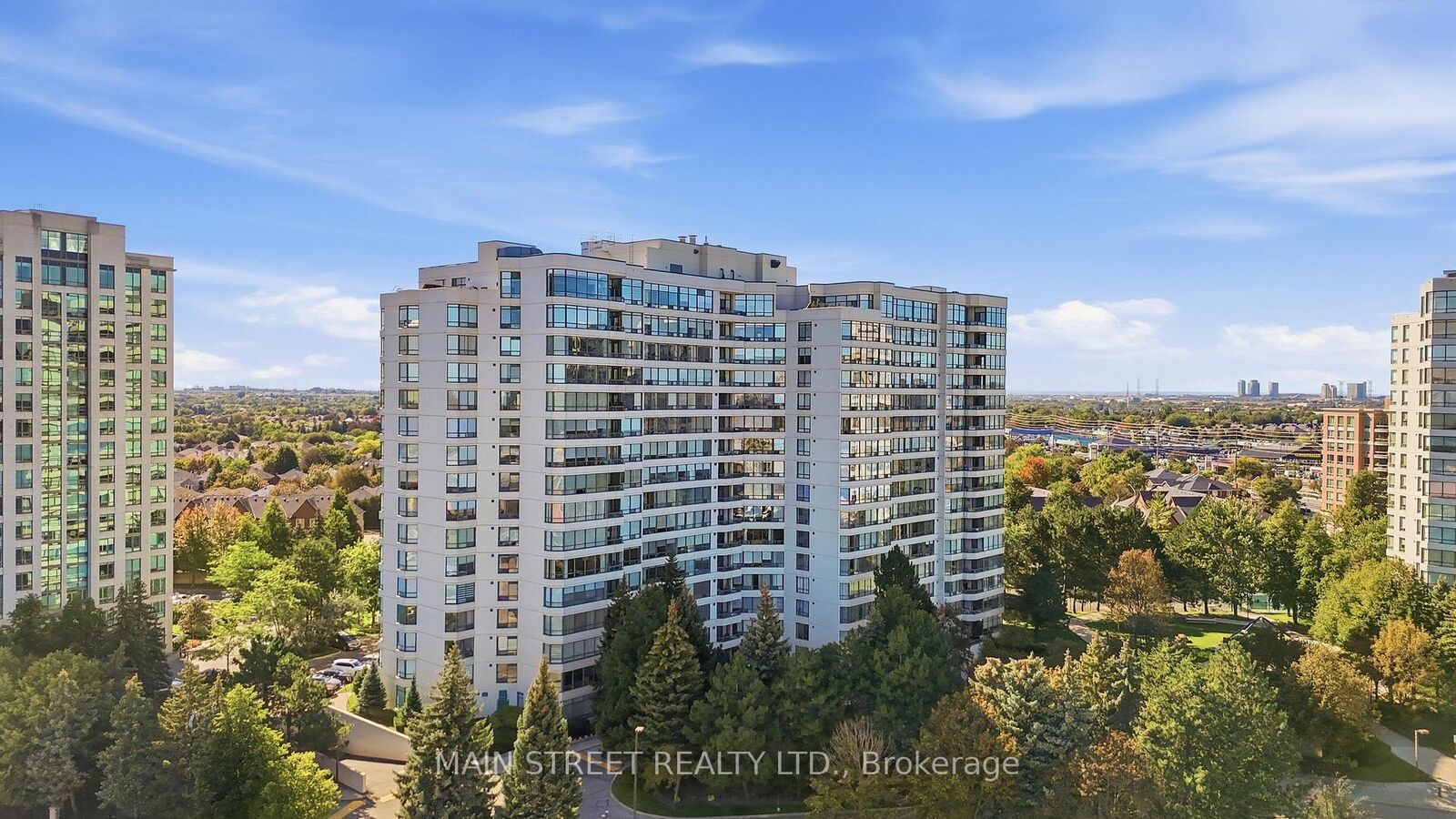 Property Photo:  110 Promenade Circle 1705  ON L4J 7W8 