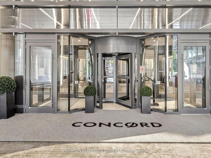 Property Photo:  3 Concord City Place Way 931  ON M5V 0X4 