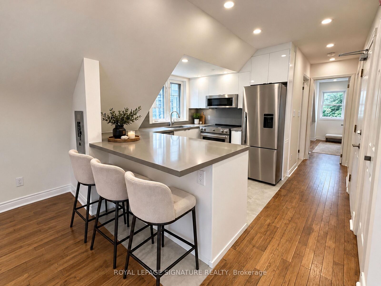 Property Photo:  1496 King Street W #3  ON M6K 1J3 