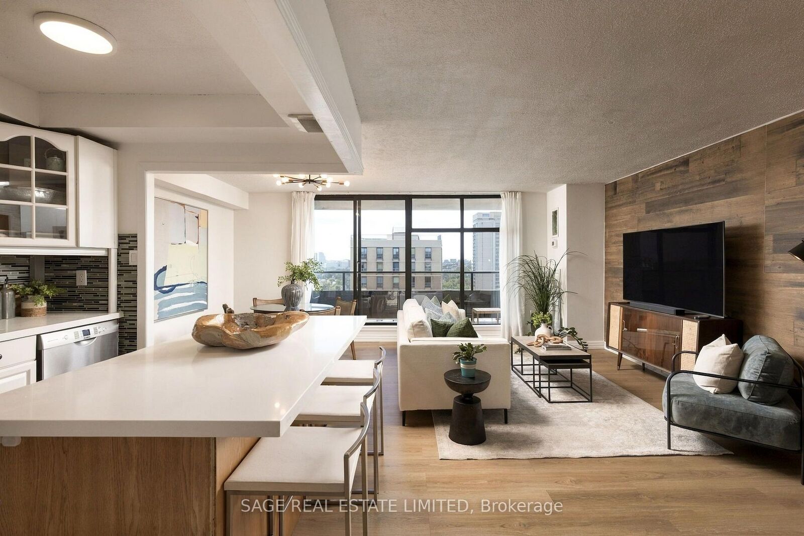 Property Photo:  135 Marlee Avenue 1904  ON M6B 4C6 