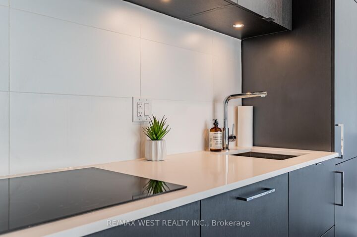 Property Photo: 20 Edward Street 901 ON M5G 1C9