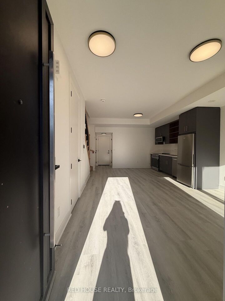 Property Photo: 214 Ellis Avenue ON L2P 0H2