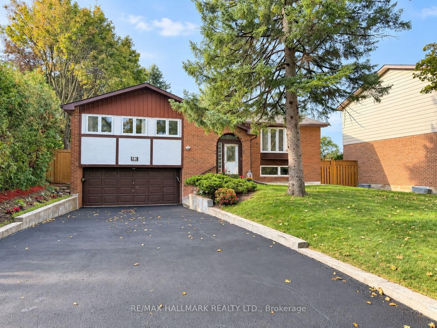 Property Photo: 23 Ironshield Crescent ON L3T 3K7