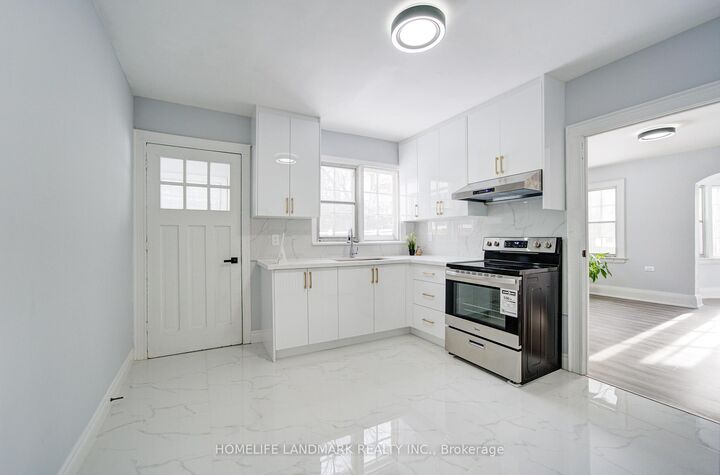 Property Photo:  119 Robinson Street  ON L3P 1P2 