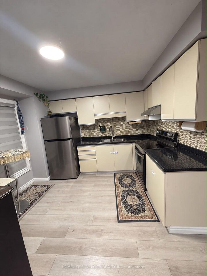 Property Photo:  550 Second Street 2  ON N5V 3S3 