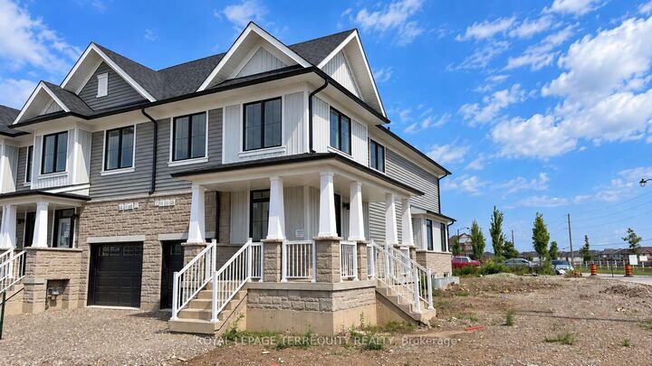 Property Photo: 2 Elite Crescent ON N3W 0L1