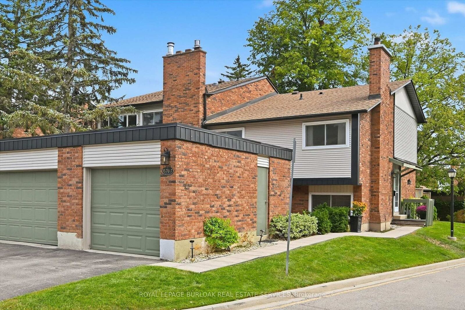 Property Photo:  1576 Kerns Road 7  ON L7P 3A7 