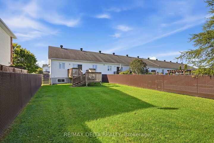 Property Photo:  851 Nelson Street W  ON K6A 3T3 