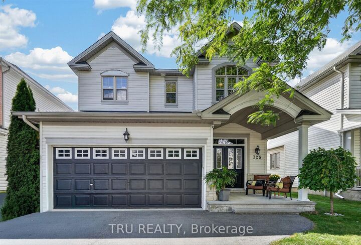 Property Photo:  325 Upcountry Drive E  ON K2S 2H6 