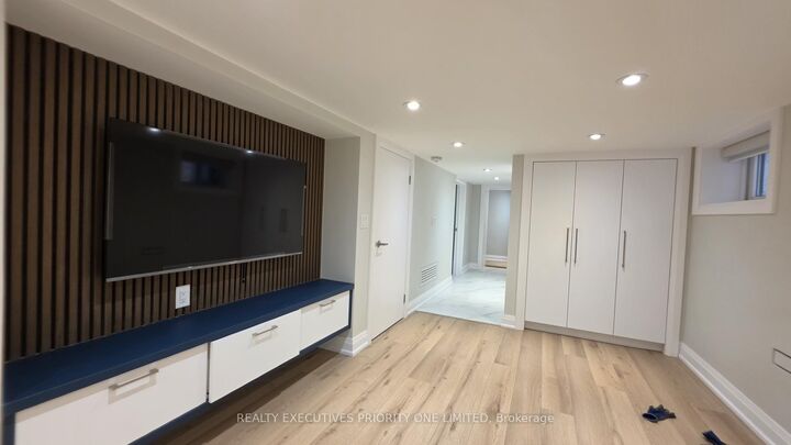 Property Photo:  10 Lascelles Boulevard Basement  ON M4V 2B5 
