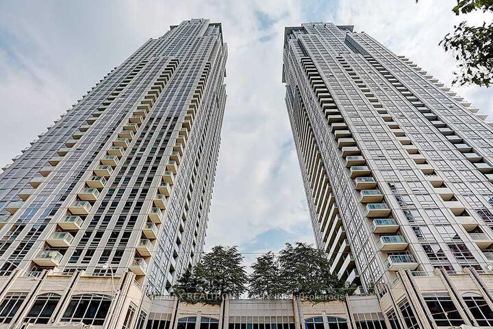 Property Photo:  763 Bay Street 4804  ON M5G 2R3 