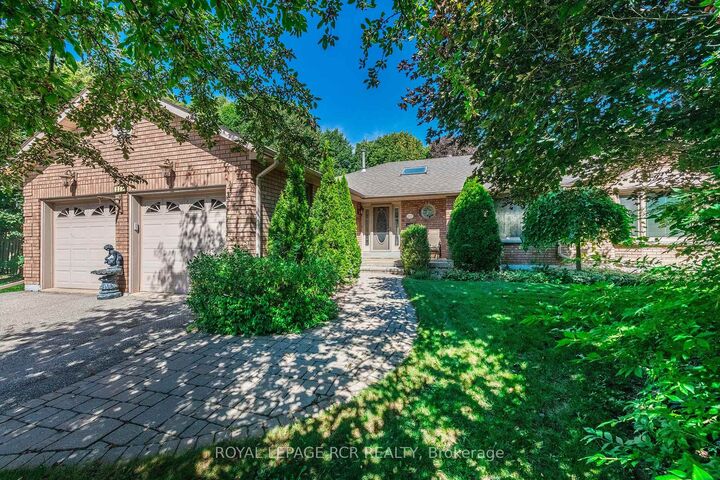 Property Photo:  217 Oakwood Crescent  ON L9W 4N1 