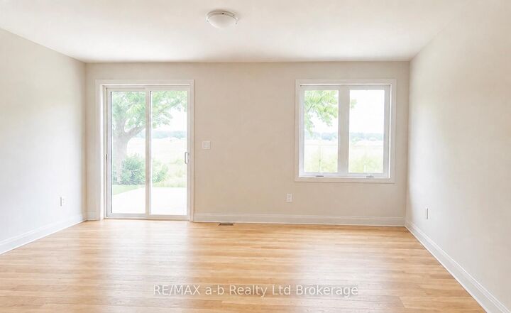 Property Photo:  210 Middleton Street  ON N0M 2N0 