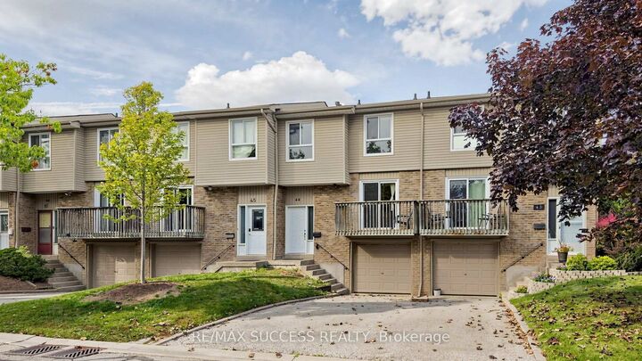 Property Photo: 5536 Montevideo Road 44 ON L5N 2P4