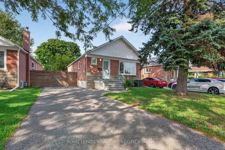 Property Photo:  24 Glenshaw Crescent  ON M4B 2C9 