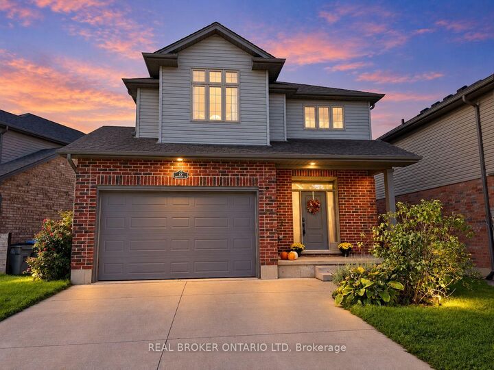 Property Photo:  22 Queensway Drive  ON N7G 4M3 