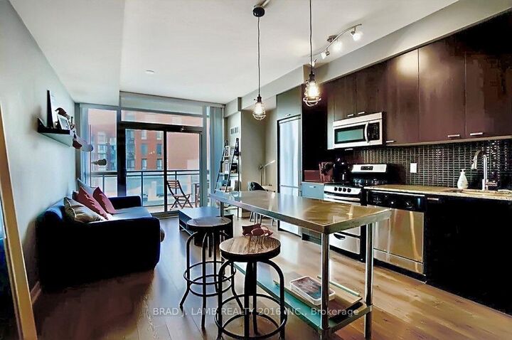 Property Photo: 775 King Street W 809 ON M5V 2K3