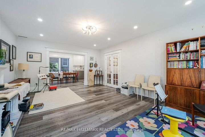 Property Photo: 193 Heath Street W 2nd Floor ON M4V 1V3