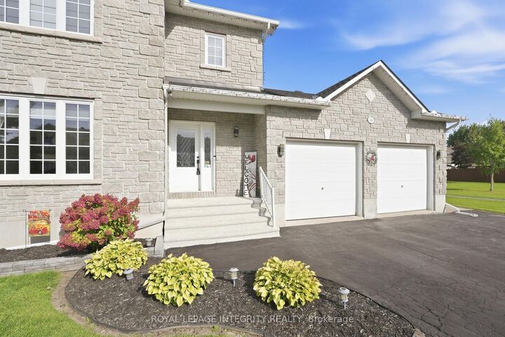 Property Photo:  36 Frontenac Boulevard  ON K0A 1W0 