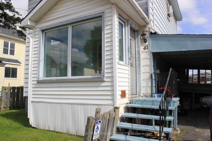 Property Photo:  41 Lefebvre Avenue  ON K6H 5G3 