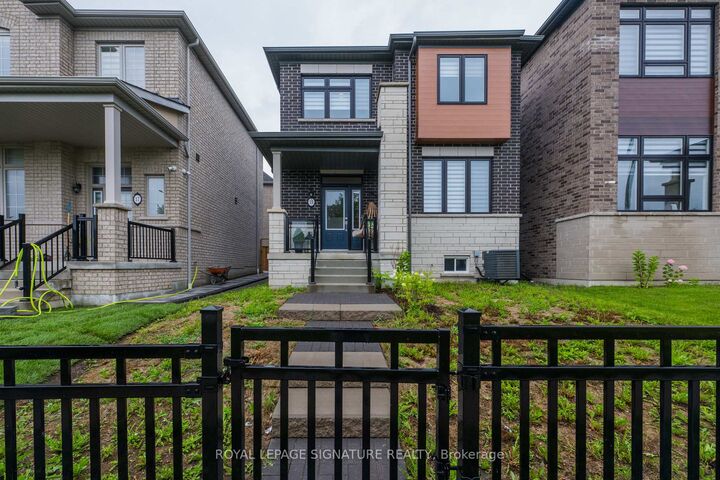 Property Photo:  15 Mountainside Crescent  ON L1R 0P5 