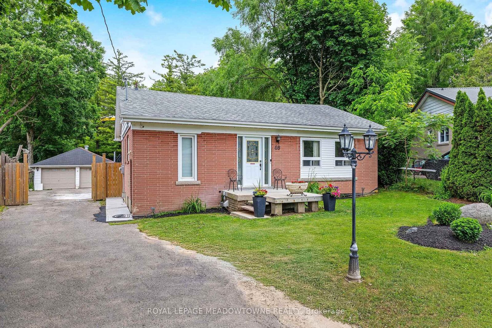 Property Photo:  46 Hewson Crescent  ON L7G 2N9 