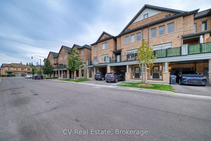 Property Photo:  99 Fruitvale Circle  ON L7A 5C4 