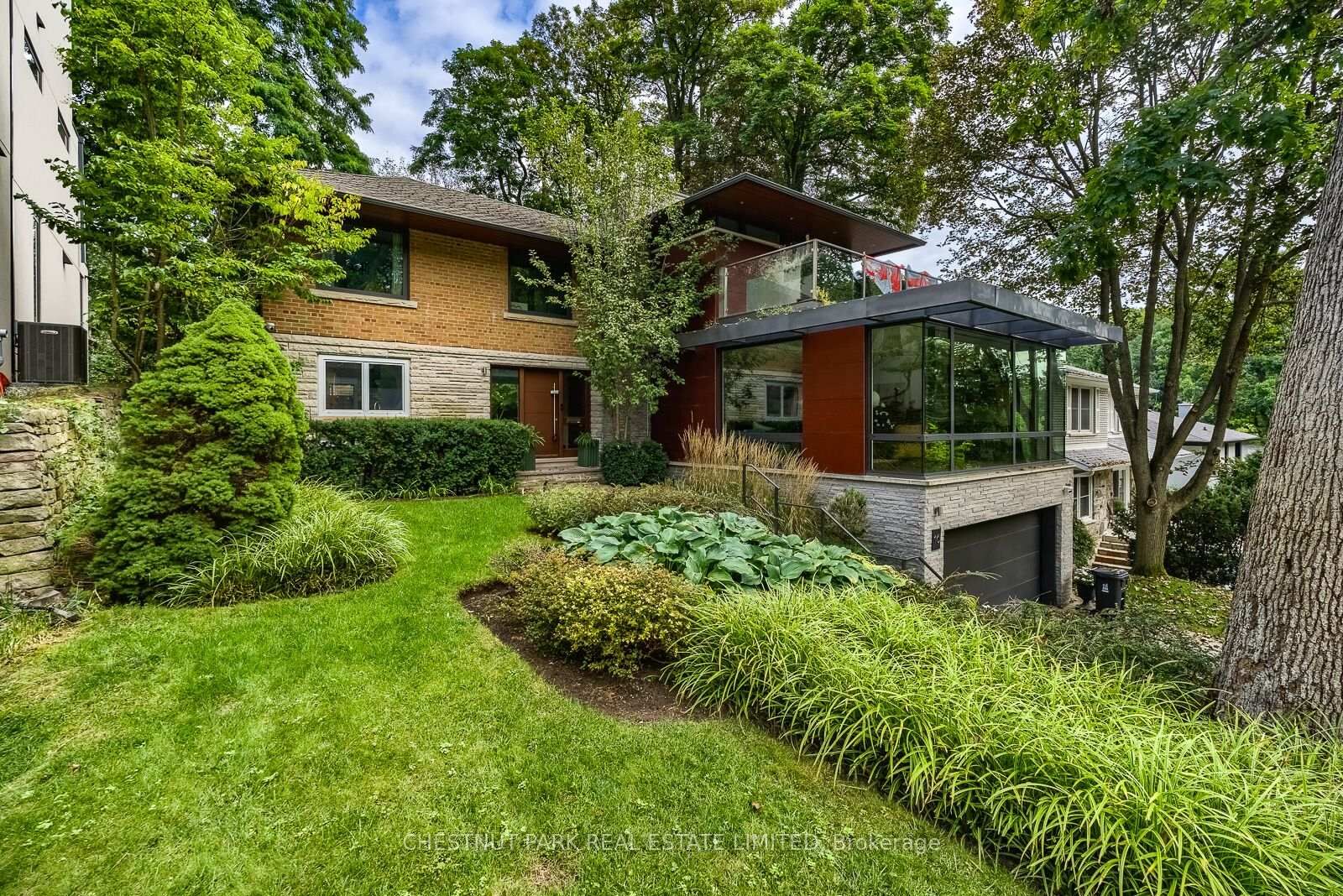 Property Photo:  16 Fallingbrook Wood  ON M1N 1B8 