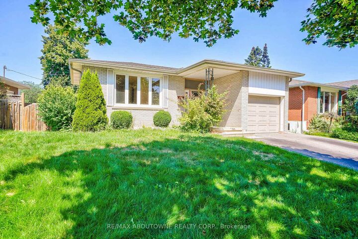 Property Photo:  4395 Longmoor Drive Lower  ON L7L 1X8 